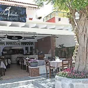 Center House , Válta Grecia